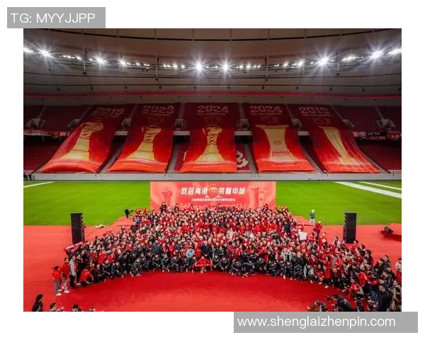 上海足球队的拼搏历程与荣耀瞬间全景纪实